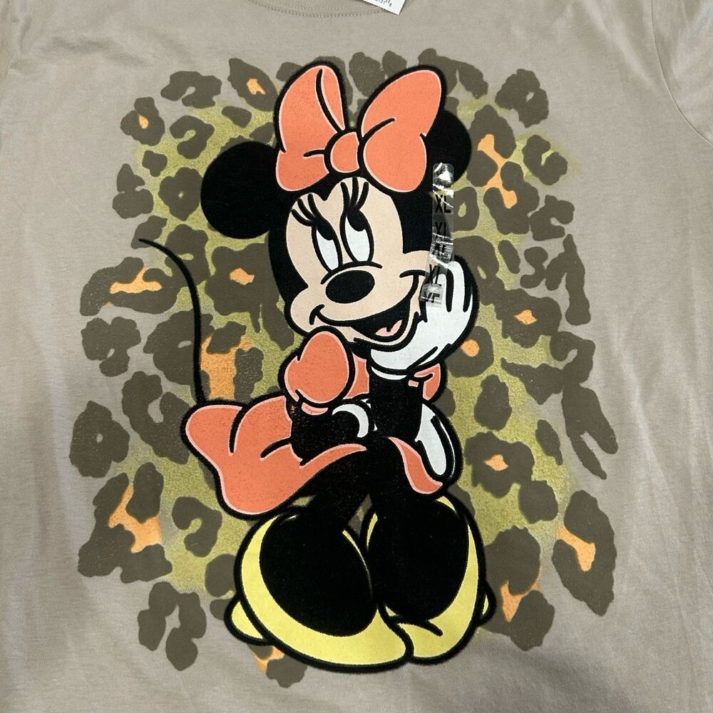 Disney T-Shirt Women's Size XL Color Gray Minnie Mouse Graphic T-Shirt. NWT - Picture 10 of 10